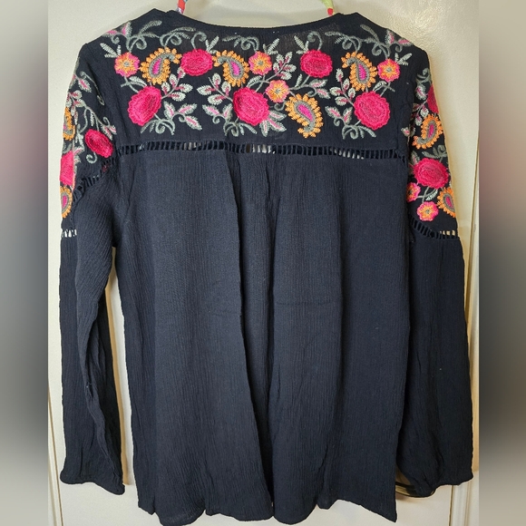Entro Boho Long Sleeve Embroidered Blouse Size M - Picture 4 of 9